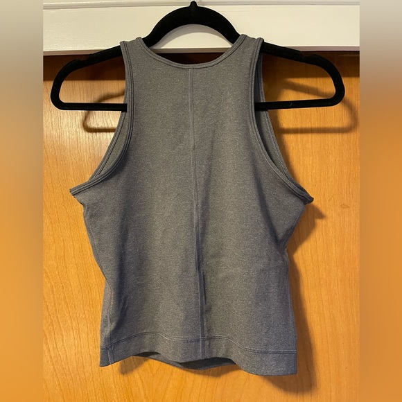 Everlane Perform Tank - Picture 3 of 3